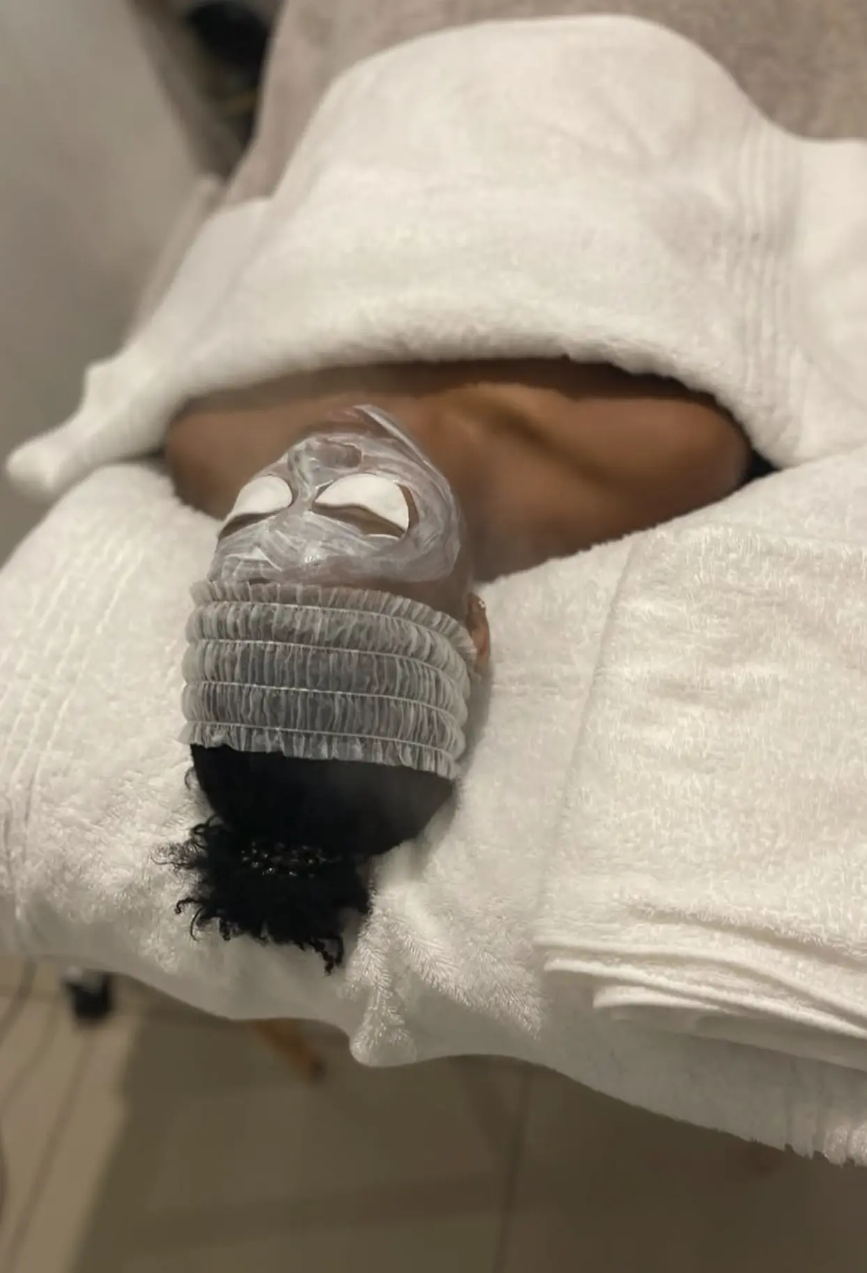 Hilton Strasbourg | Seasonal Skincare: How to Adjust Your Routine for Changing Weather dermalogica dermaplaning course